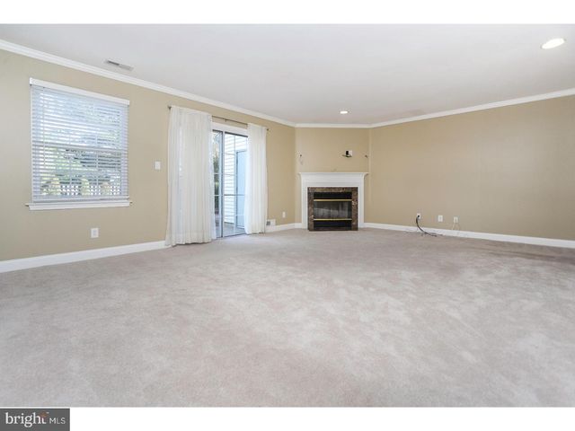 102 HAZELWOOD LN, Marlton, NJ 08053