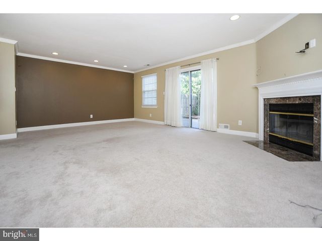 102 HAZELWOOD LN, Marlton, NJ 08053