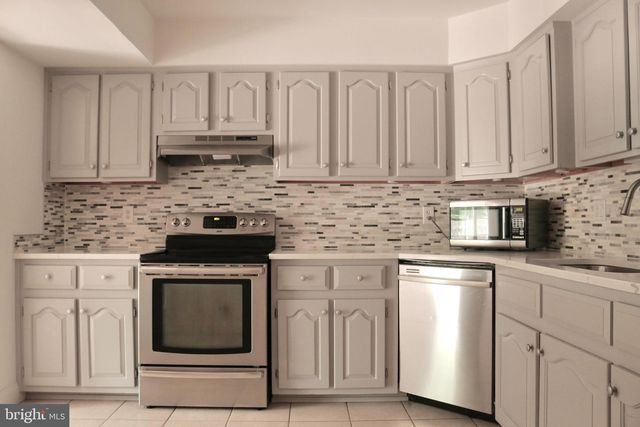 102 HAZELWOOD LN, Marlton, NJ 08053