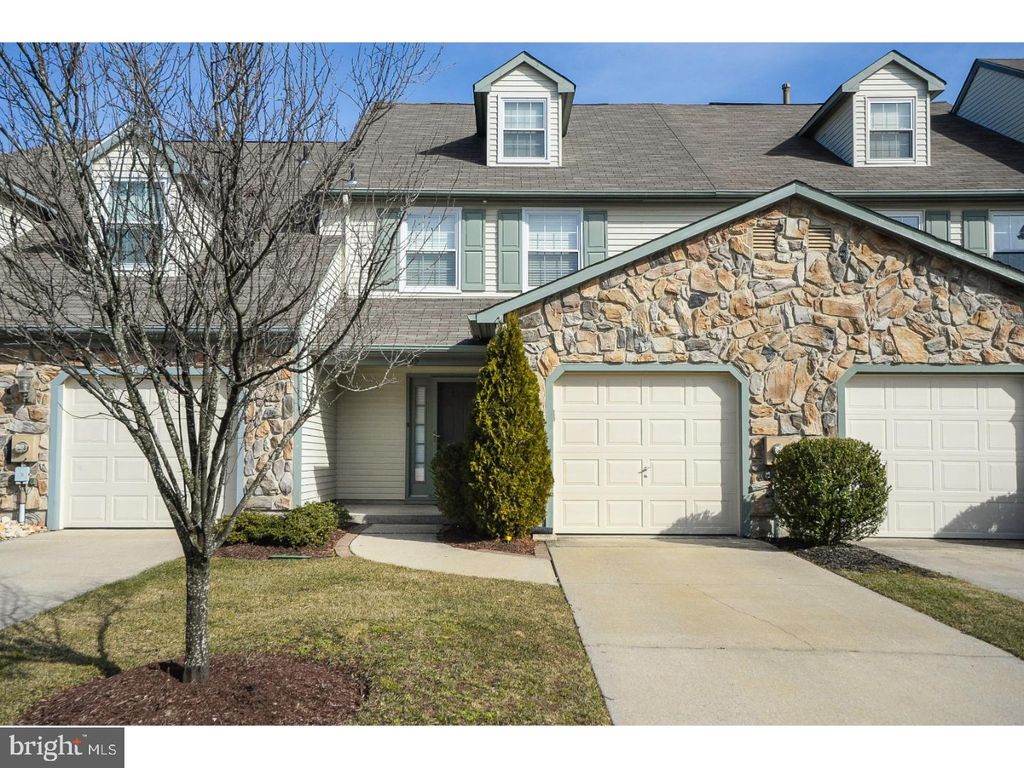 102 HAZELWOOD LN, Marlton, NJ 08053