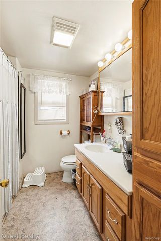 2103 Valley Forge Street, Burton, MI 48519