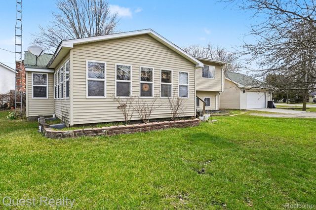 2103 Valley Forge Street, Burton, MI 48519