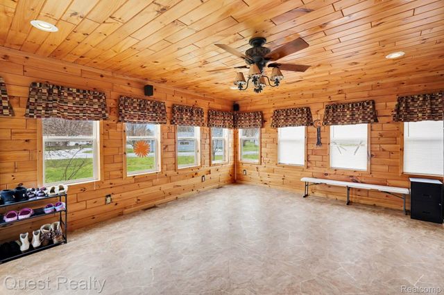 2103 Valley Forge Street, Burton, MI 48519