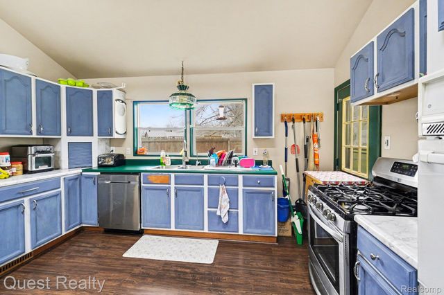 2103 Valley Forge Street, Burton, MI 48519