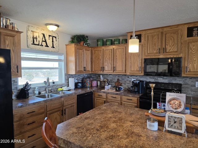 4143 W SUNSET Drive, New River, AZ 85087