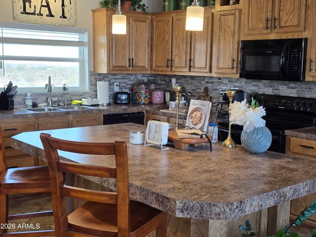 4143 W SUNSET Drive, New River, AZ 85087