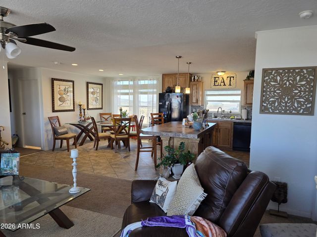 4143 W SUNSET Drive, New River, AZ 85087