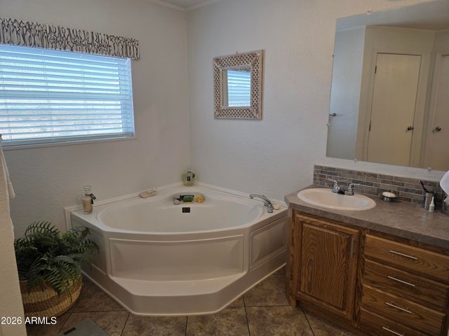 4143 W SUNSET Drive, New River, AZ 85087