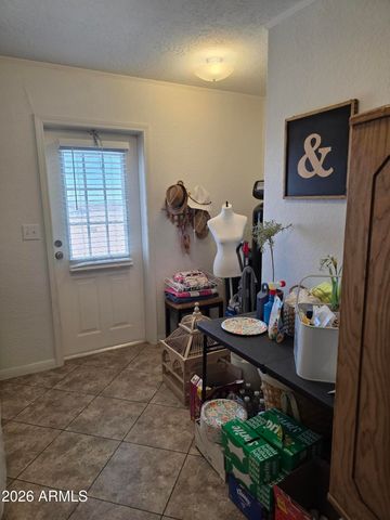 4143 W SUNSET Drive, New River, AZ 85087