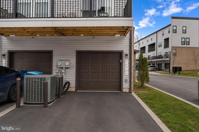 44481 WOLFHOUND SQ, Ashburn, VA 20147