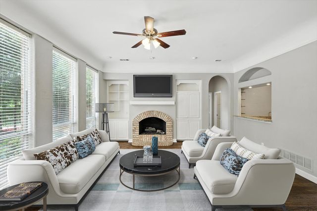 809 Greenvalley Lane, Highland Village, TX 75077