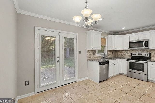 221 Lariat Lane, Ellenwood, GA 30294