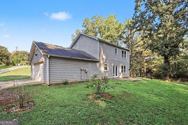 221 Lariat Lane, Ellenwood, GA 30294