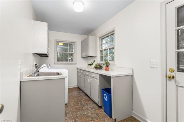 3203 Round Hill Road, Greensboro, NC 27408
