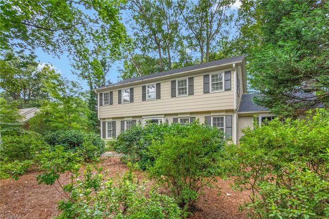 3203 Round Hill Road, Greensboro, NC 27408