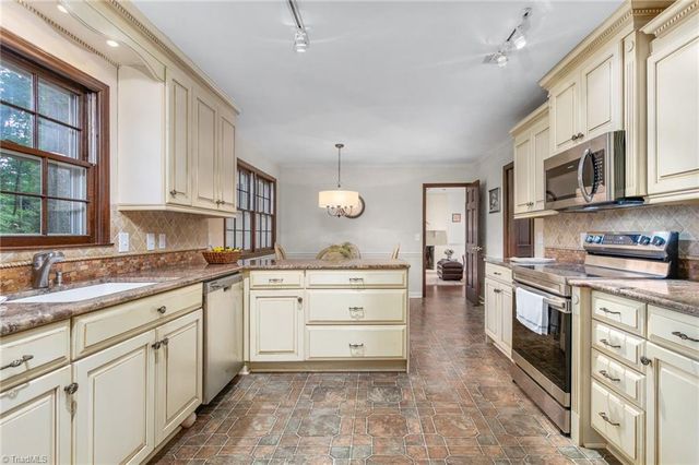 3203 Round Hill Road, Greensboro, NC 27408