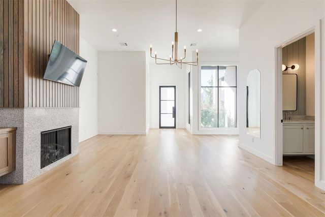 827 NW 8th Street, Oklahoma City, OK 73106