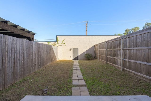 827 NW 8th Street, Oklahoma City, OK 73106