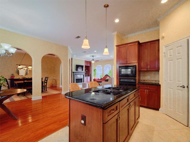 704 Reinicke Street, Houston, TX 77007