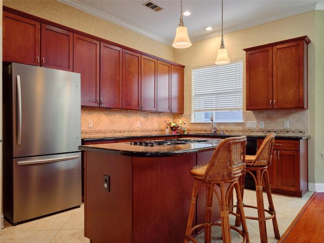 704 Reinicke Street, Houston, TX 77007