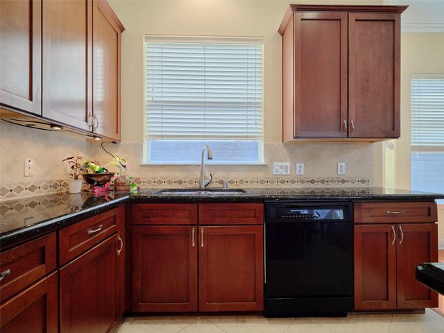 704 Reinicke Street, Houston, TX 77007