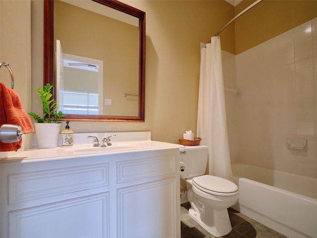 704 Reinicke Street, Houston, TX 77007