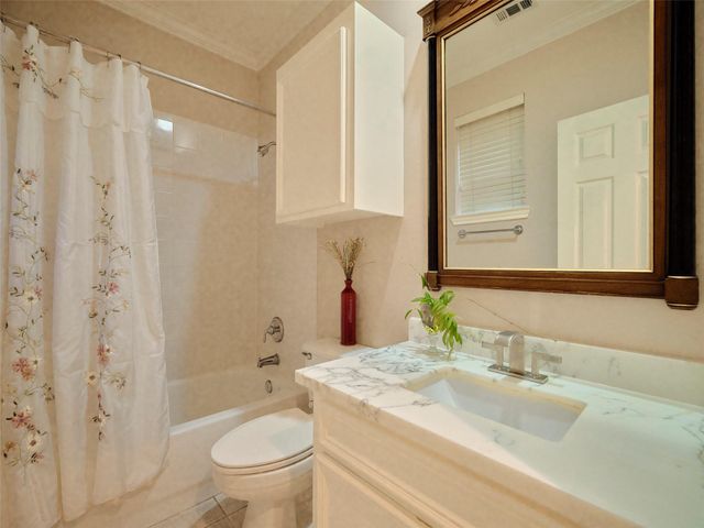 704 Reinicke Street, Houston, TX 77007