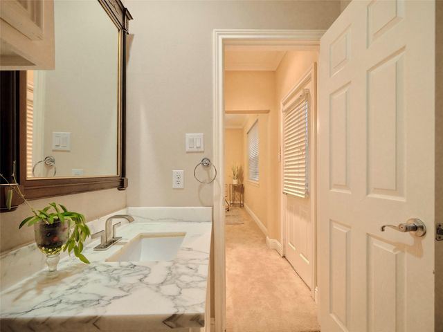 704 Reinicke Street, Houston, TX 77007