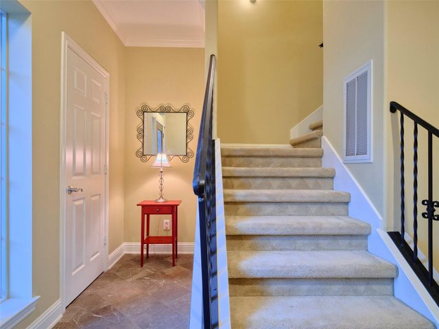 704 Reinicke Street, Houston, TX 77007