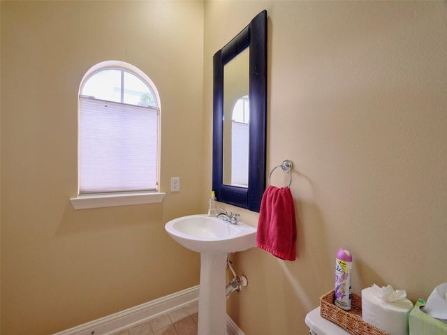 704 Reinicke Street, Houston, TX 77007