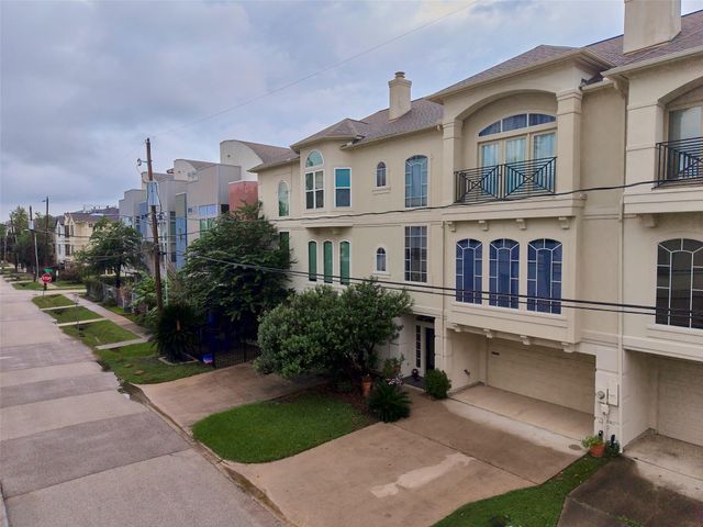 704 Reinicke Street, Houston, TX 77007