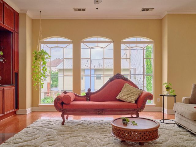 704 Reinicke Street, Houston, TX 77007