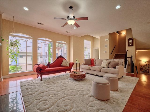704 Reinicke Street, Houston, TX 77007