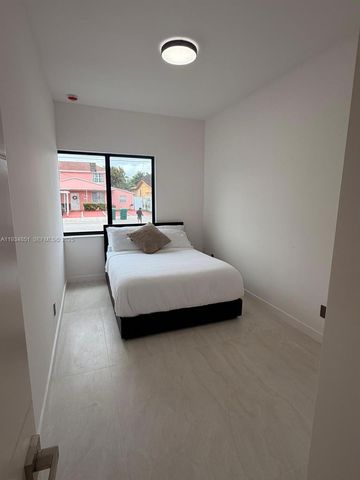 2436 SW 7th St 4, Miami, FL 33135