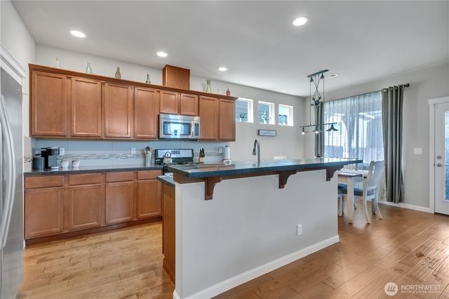 3813 Discovery Avenue SW, Bremerton, WA 98312