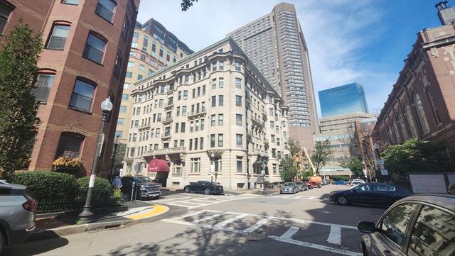 8 Garrison St 706, Boston, MA 02116