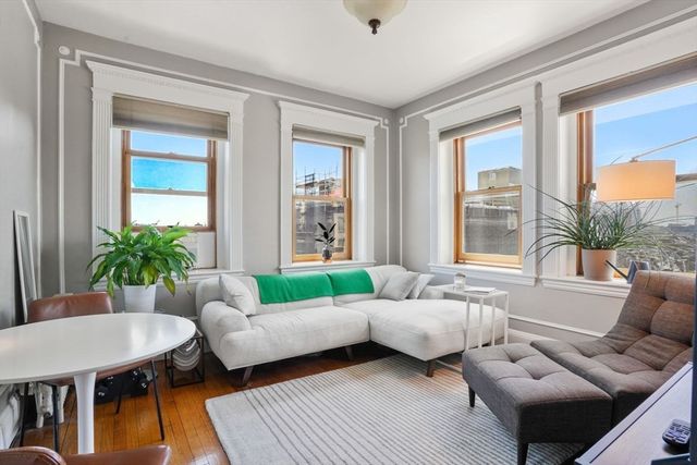 8 Garrison St 706, Boston, MA 02116