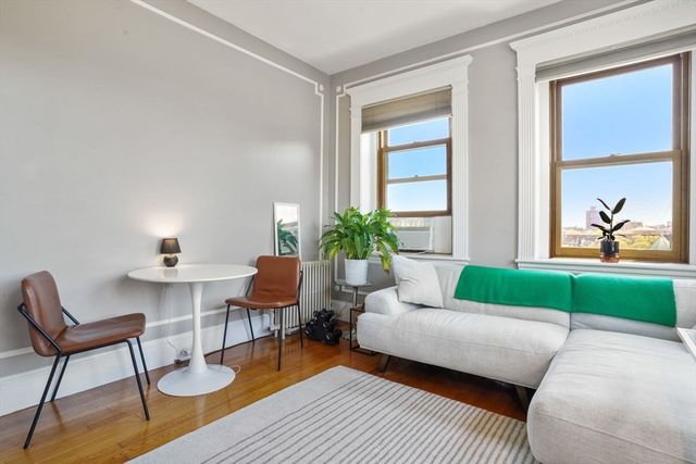 8 Garrison St 706, Boston, MA 02116