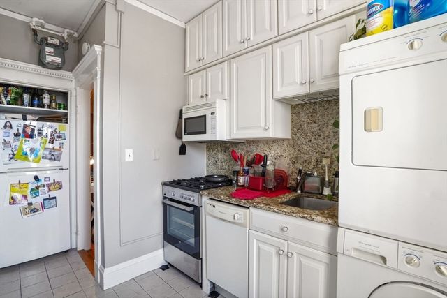 8 Garrison St 706, Boston, MA 02116