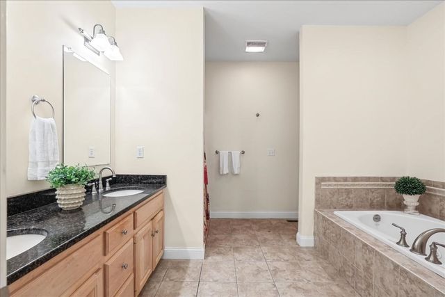 41 Meetinghouse Road, Norfolk, MA 02056