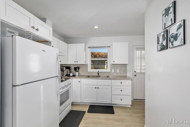 1890 30th Street SW, Wyoming, MI 49519