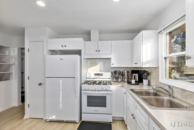 1890 30th Street SW, Wyoming, MI 49519