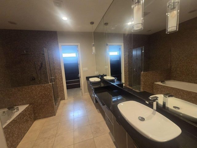 1318 Crockett Street, Houston, TX 77007