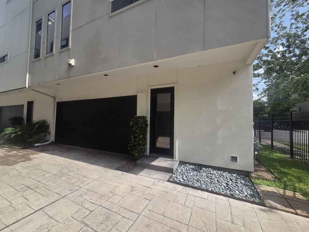 1318 Crockett Street, Houston, TX 77007