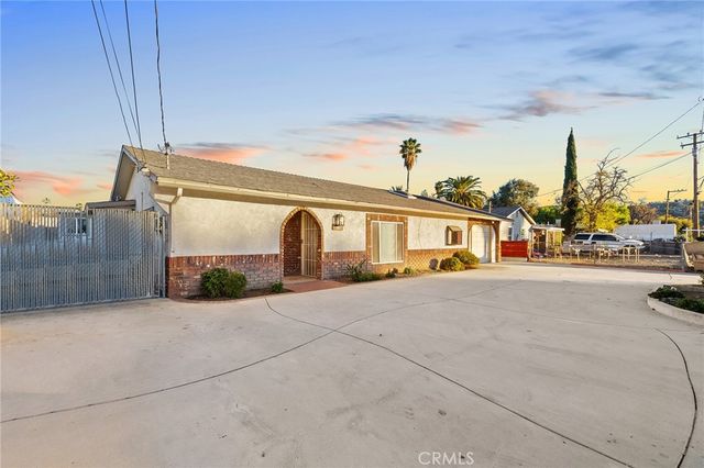 26778 Girard, Hemet, CA 92544