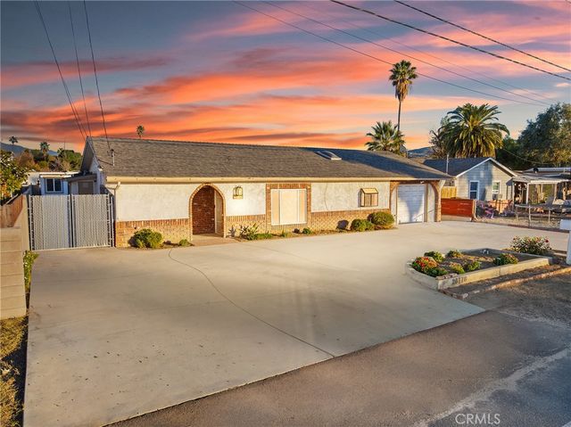 26778 Girard, Hemet, CA 92544