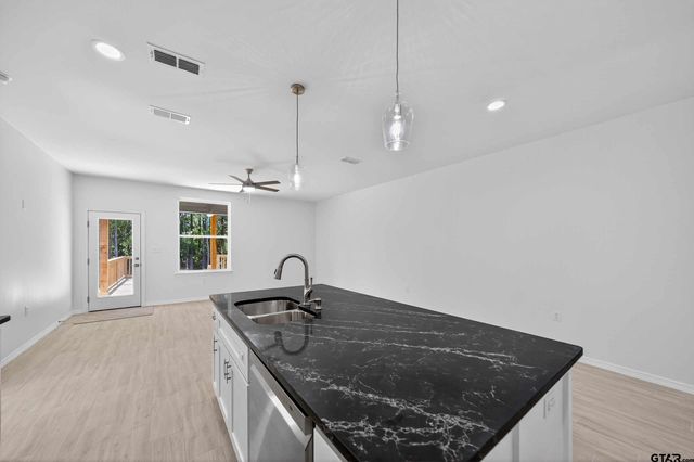 369 CR 4215, Jacksonville, TX 75766