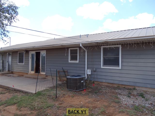 1208 Walnut Street, Sweetwater, TX 79556