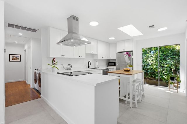 46 Underhill Road, Orinda, CA 94563