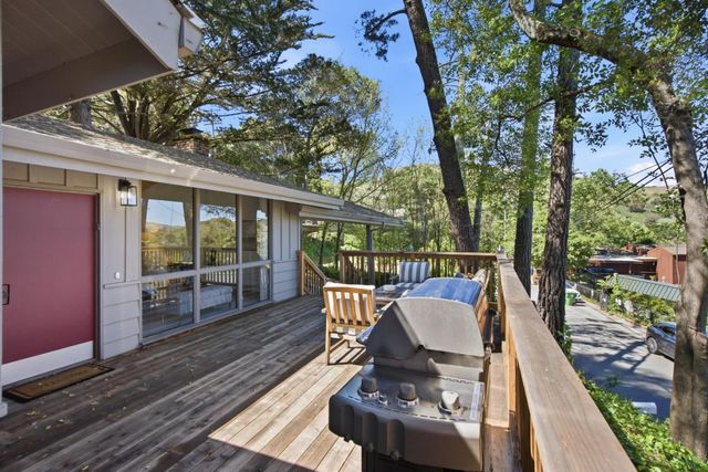 46 Underhill Road, Orinda, CA 94563